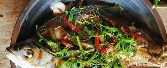  做清蒸鱼，什么时候放盐很关键，时机不对，肉柴无味，还没营养