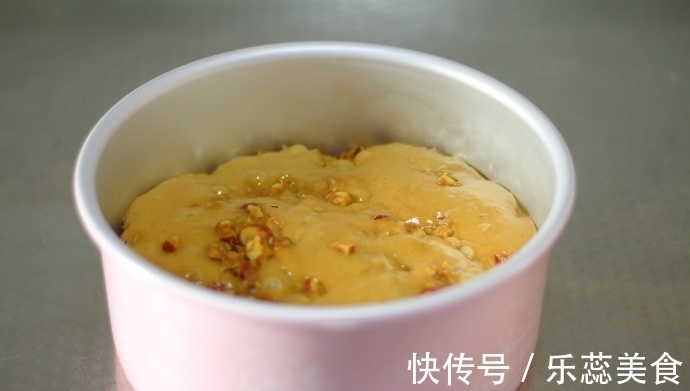 模具|面粉只会做包子馒头?不如做成发糕,一拌一蒸,又松软又香甜