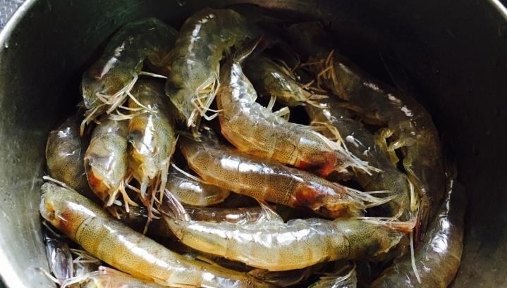 做油焖大虾,第一步常有人做错,味道不香,教您正确做法,好吃