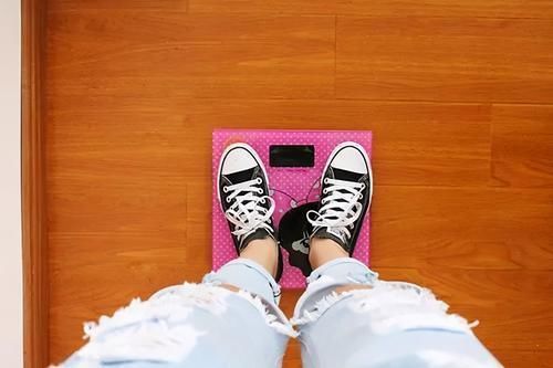 胰腺癌|胰腺癌生存率低，不易被发现，提醒：早期的3个症状，你没当回事