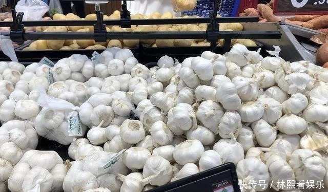 超市|为什么买回家的大蒜容易发芽,而超市里的不会发芽看完就懂了