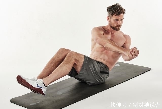 瑜伽垫|10个动作从每个角度精准燃爆你的腹肌，让你的腹部赘肉无处藏身