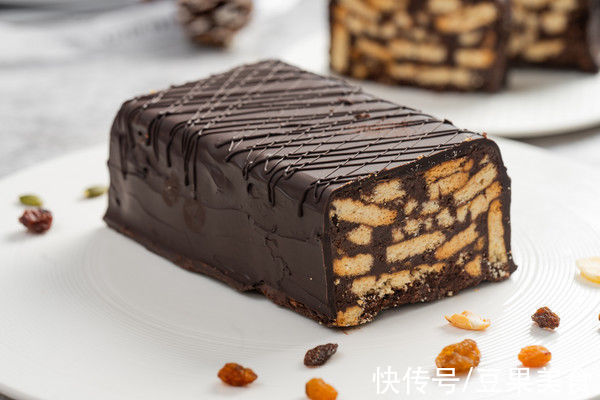 皇家巧克力蛋糕做的对，脆嫩满足又美味