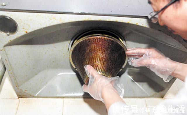 污垢|油烟机如何清洗污垢4点小技巧轻松搞定,别再花冤枉钱了