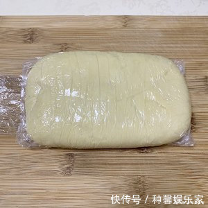 早餐油条别再买了，这种做法简单又好学，炸出来的油条蓬松酥脆