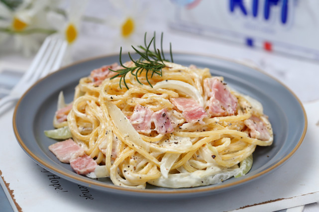 完美复刻西餐厅培根芝士意面，奶香浓郁好吃到舔盘，简单又实惠！