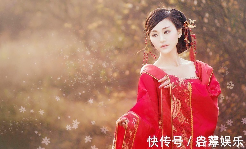 对联招亲!才女出上联“一杆银枪挡雄兵百万”,书生智对下联,羞红才女