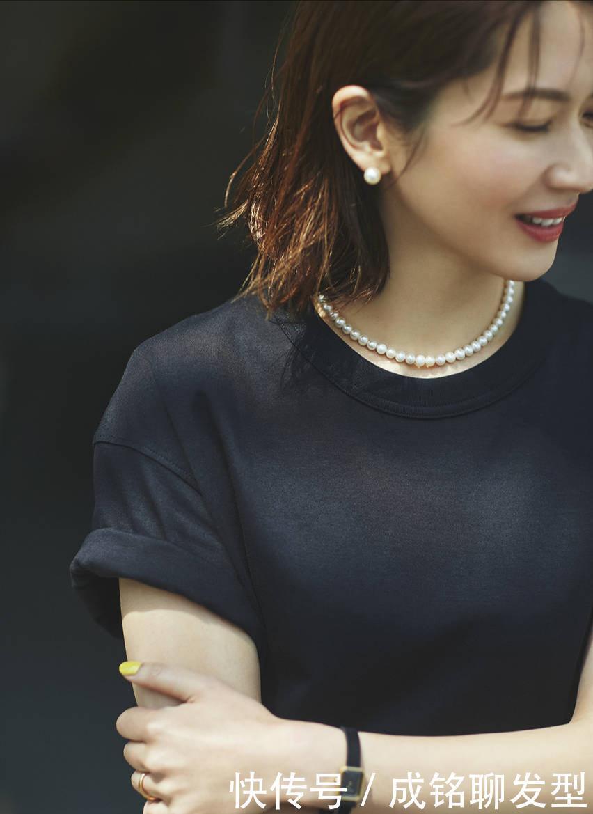 女人|女人穿衣要“显贵”，怎么能缺少这几个装饰，精致又能增加时尚感