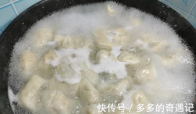 冬天天冷,少吃白菜萝卜,用它包饺子吃,营养极高,太香了!