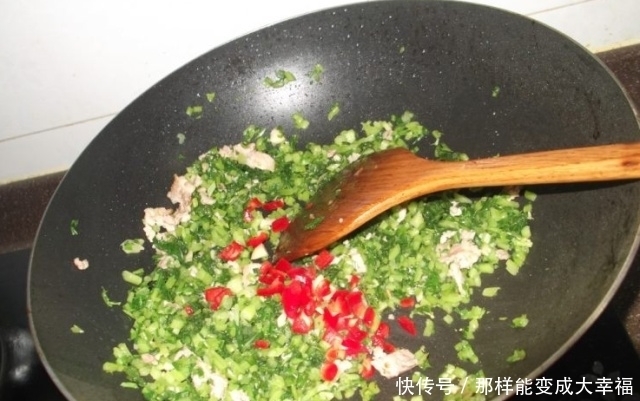 这菜再贵也别省，排出毒素，清理血管，视力越来越好，孩子要多吃