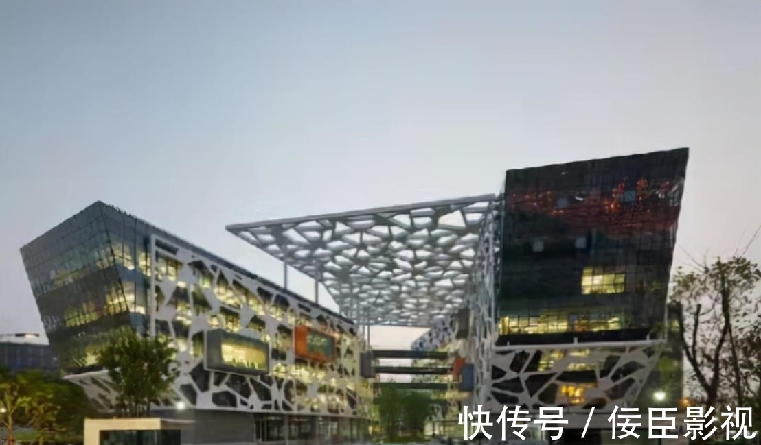 媒体|马云现身西班牙，乘豪华游艇度假，但媒体资源正在悄悄剥离