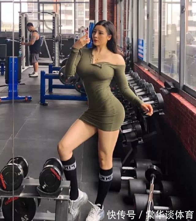 性感|“环球旅游皇后”刘太阳，瑜伽身材曲线性感，无愧于的中国卡戴珊