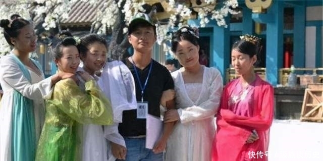 横店20万群演现状:艰难生存度日,大多数是懒惰疯狂的单身汉