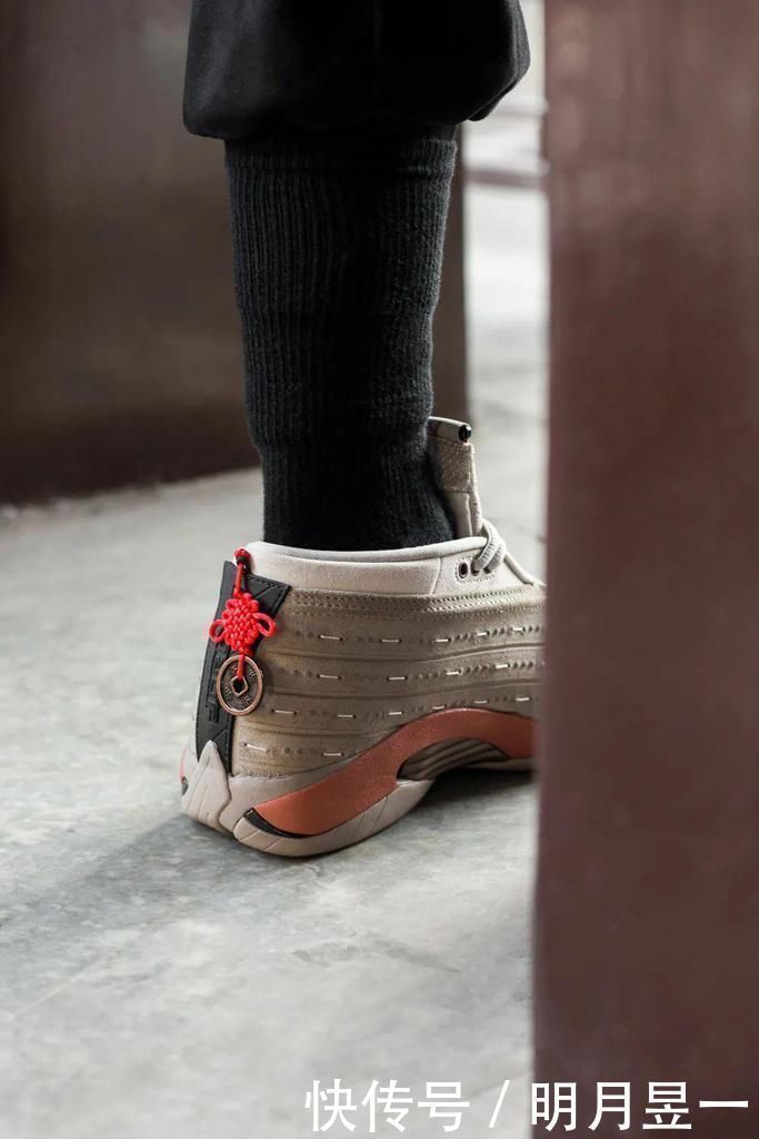 air 永远滴神!兵马俑 AJ 套装上脚太帅了!冠希刚晒出隐藏玩法!