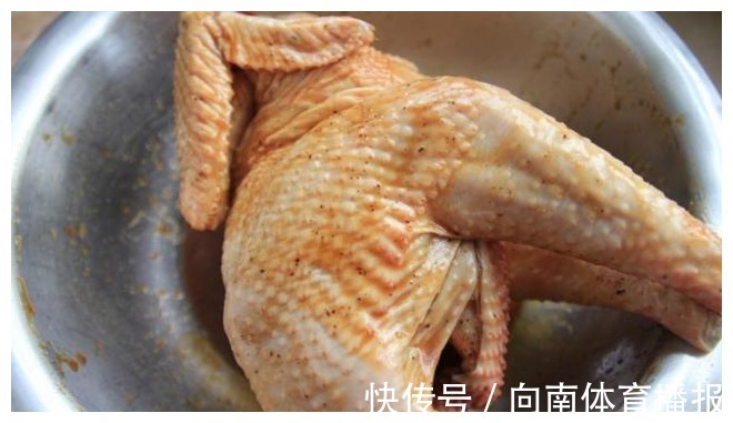 美味|独有的烤全鸡的简单做法，让你在家就能轻松吃到美味烤鸡
