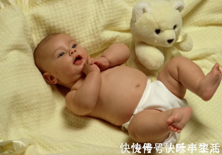 小葳|为啥吃母乳的宝宝体格“倍儿棒”? 母乳具备的优点,奶粉难模仿