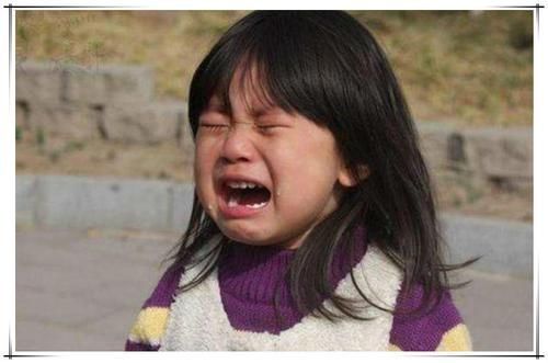 众人|“你不是我亲妈”，大女儿含泪控诉，妈妈的回答惹怒众人太冷血