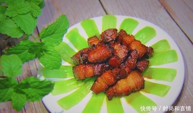 白糖|炒糖色是白糖还是冰糖大厨这样做,多加1步,炒出糖色红亮诱人