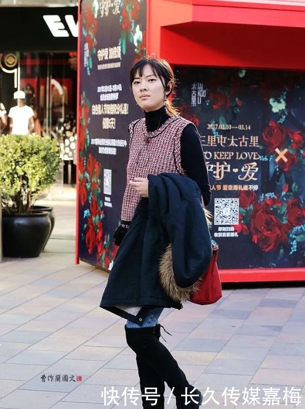 美女|街拍:腿长两米的高筒靴美女