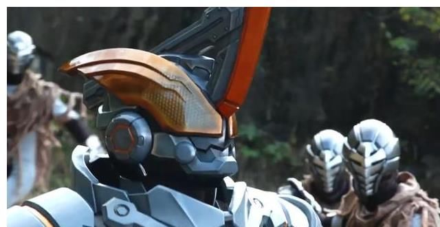 详解|假面骑士圣刃剧场版预告详解 不死鸟仁叔大战圣刃六人牛郎团