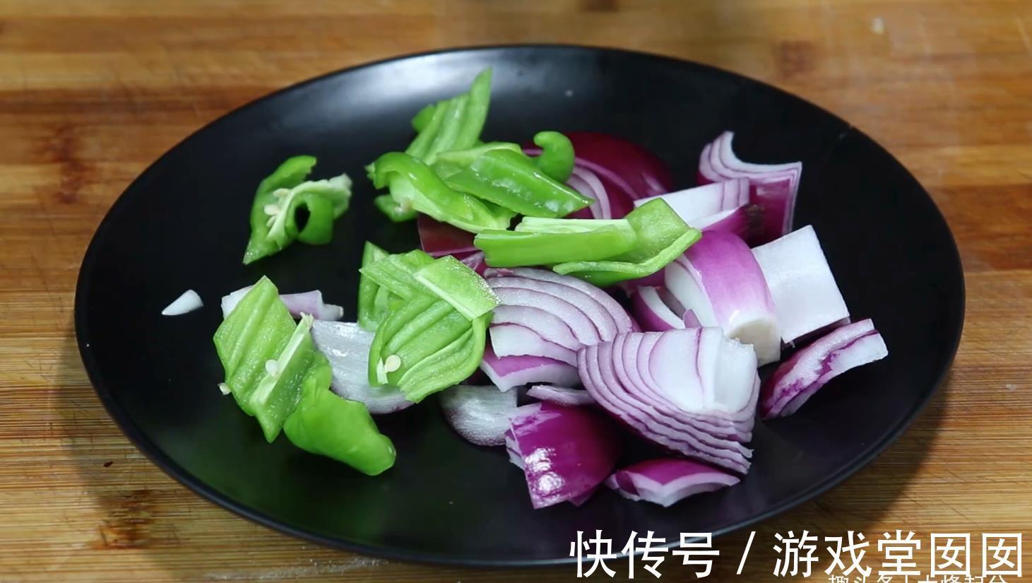 洋葱土豆炒鸡蛋|土豆别再做老一套了,加1个洋葱,饭店都吃不到,比吃肉还香