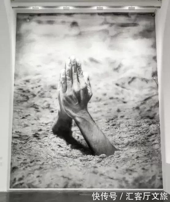 金马桶!三根香蕉卖到上百万?网友:这位国宝级艺术家太牛了!