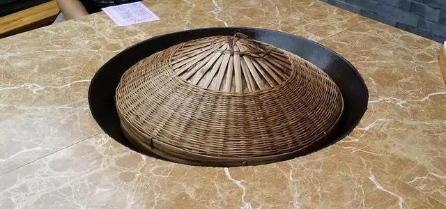 发现|一家10口去吃柴火鸡,268元以为捡到便宜结账才发现有“猫腻”