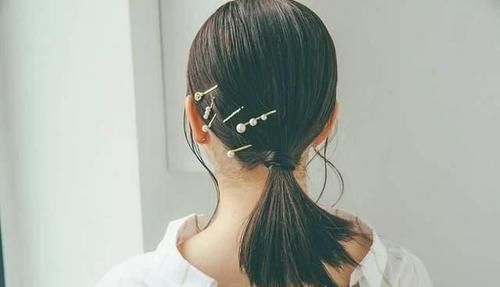 波纹|放弃你的“黑长直”吧,今年流行这3款“发型”,显嫩又能显脸小