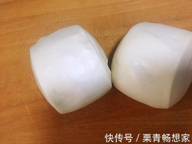 馒头|吃剩的馒头扔烤箱烤一烤,外酥里嫩,加入番茄酱味道更好