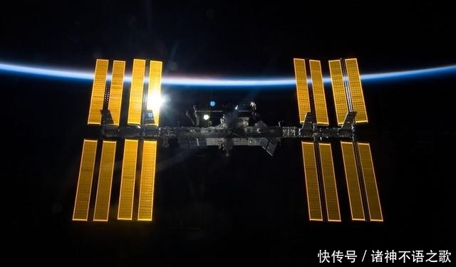 效率 中国空间站太阳能转化效率30%!美国不服:我比你的大