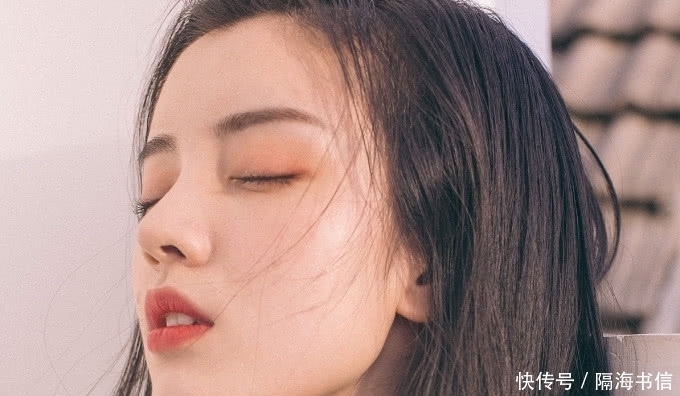 女生毁脸最“猛”的3个臭毛病，00后全中招，难怪颜值“骤降”