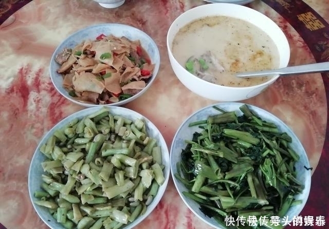 晒晒我家的午餐,婆婆做了3菜1汤,只花几块钱,大家都吃撑了