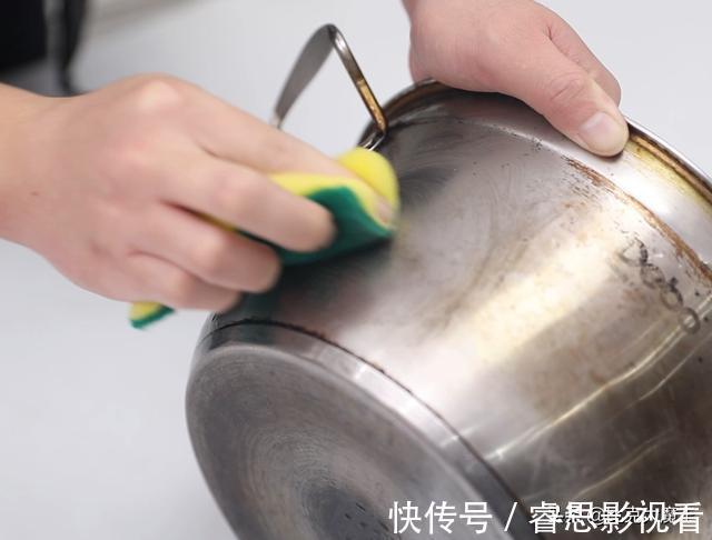 不锈钢锅的黄渍难清除？只需一招，不用任何洗涤剂，轻松去除黄渍