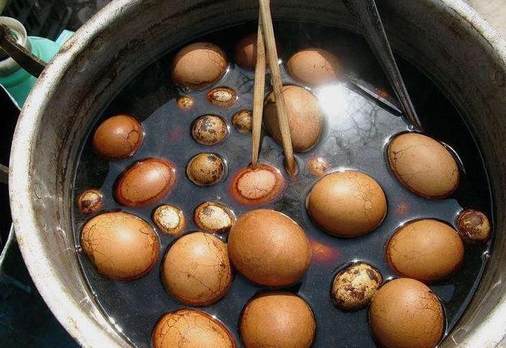 危害|小宝宝吃鸡蛋不治生亡,这样吃危害大,医生:就像给孩子喂毒药