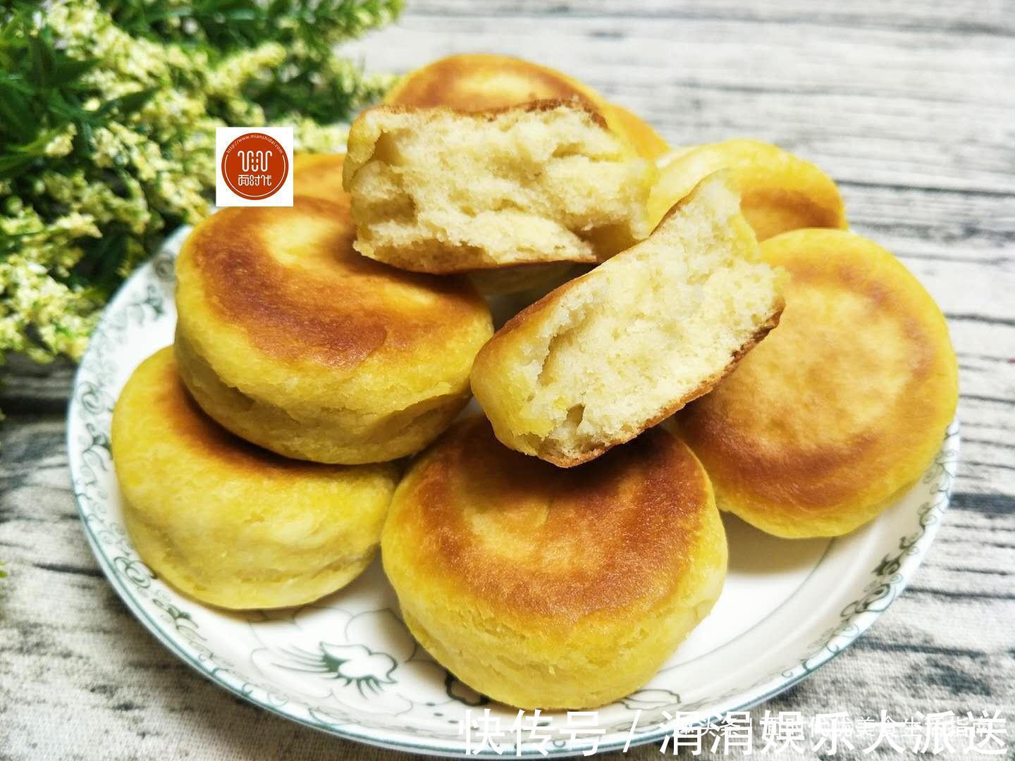 玉米饼,教你一招,比城里卖的蛋糕还要好吃,儿子一下吃了5个