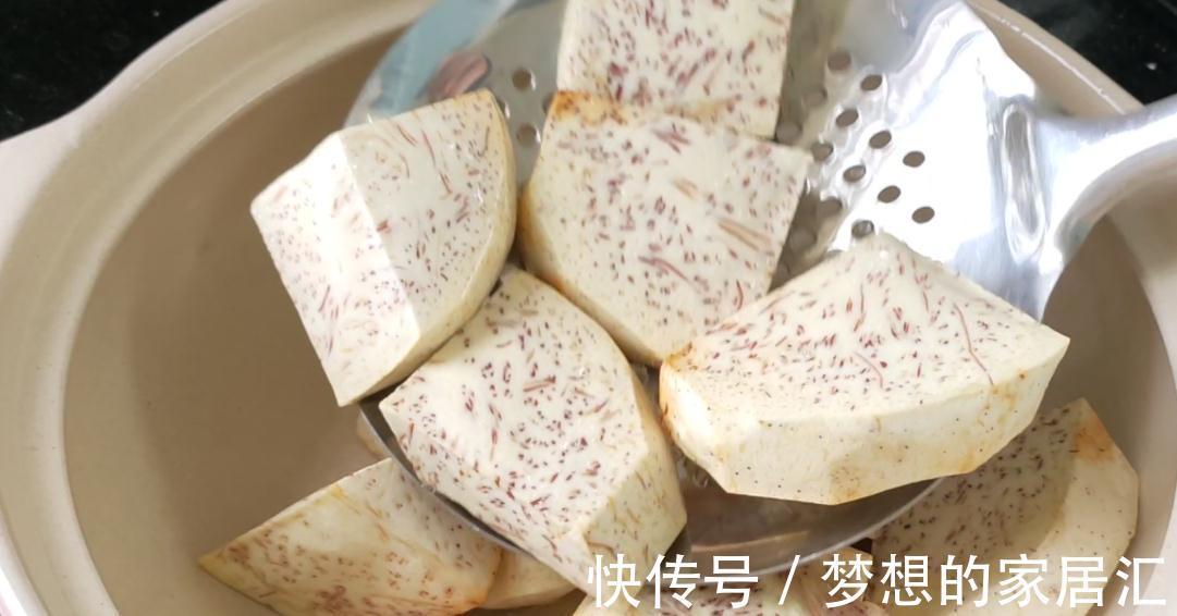客家人百吃不腻的芋头煲，做法别老一套，这样做，出锅比吃肉还香