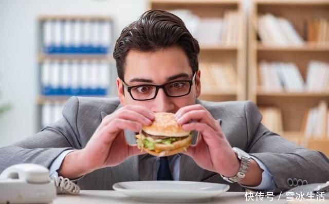 寿命短的男人,走路会有四个信号,若你四个都没有,恭喜你很健康