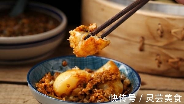 土豆茄子|纯正东北农家菜，土豆茄子蒸一蒸，酱料调制有套路