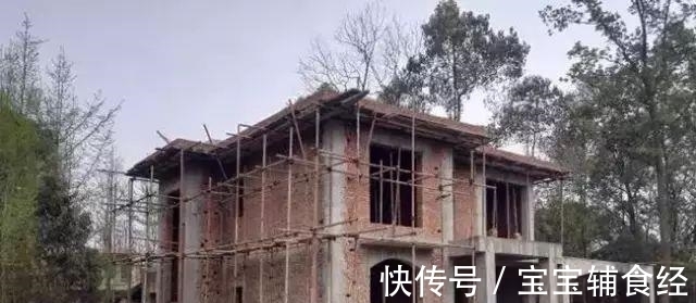 外栏杆|赚钱了,要回家盖一栋这样的别墅,带开放式车库,让邻里都来羡慕