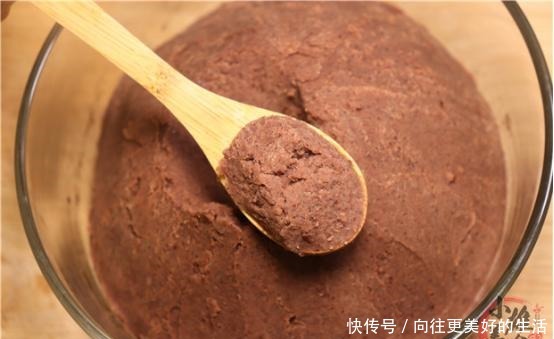 制作|才发现,煮红豆沙万不可直接加糖,原来一直做错,难怪红豆煮不烂