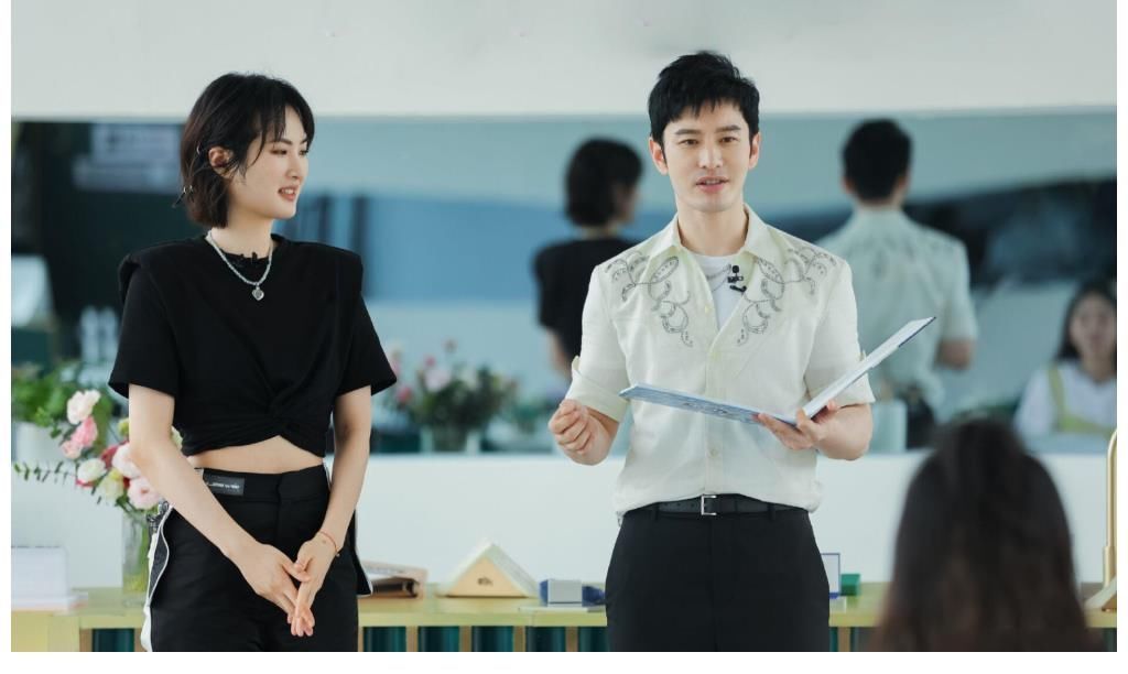 中餐厅|《中餐厅5》首播：周也活泼，宁静随和，姚安娜肉眼可见的尴尬