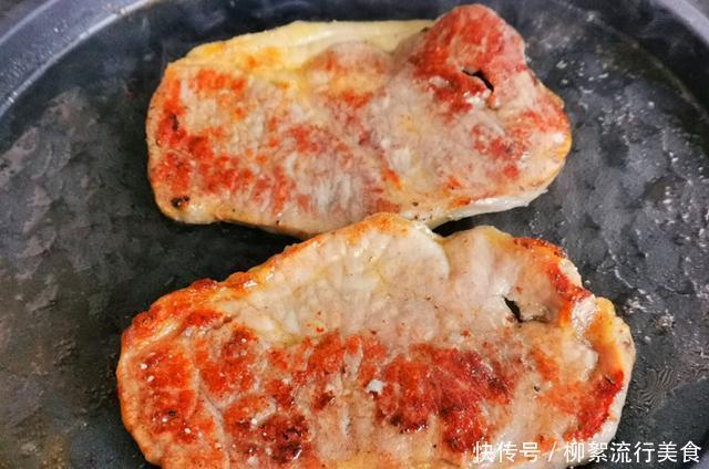 技巧|家常煎牛排，做法简单易学，3个小技巧，牛排鲜嫩有嚼劲，快试试