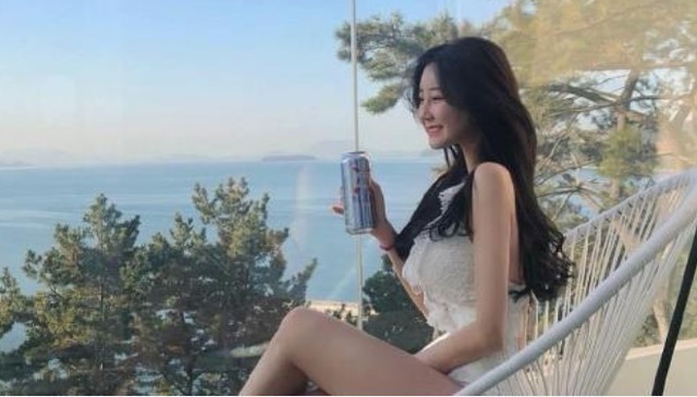 漂流 美女体育老师, 酷爱户外漂流, 曲线身材散发迷人气质