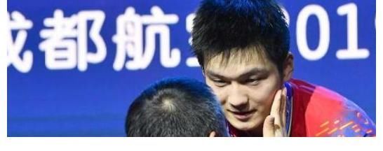 乒超|小胖樊振东太高兴了!刘国梁为国乒召回左手老将周雨备战世乒赛