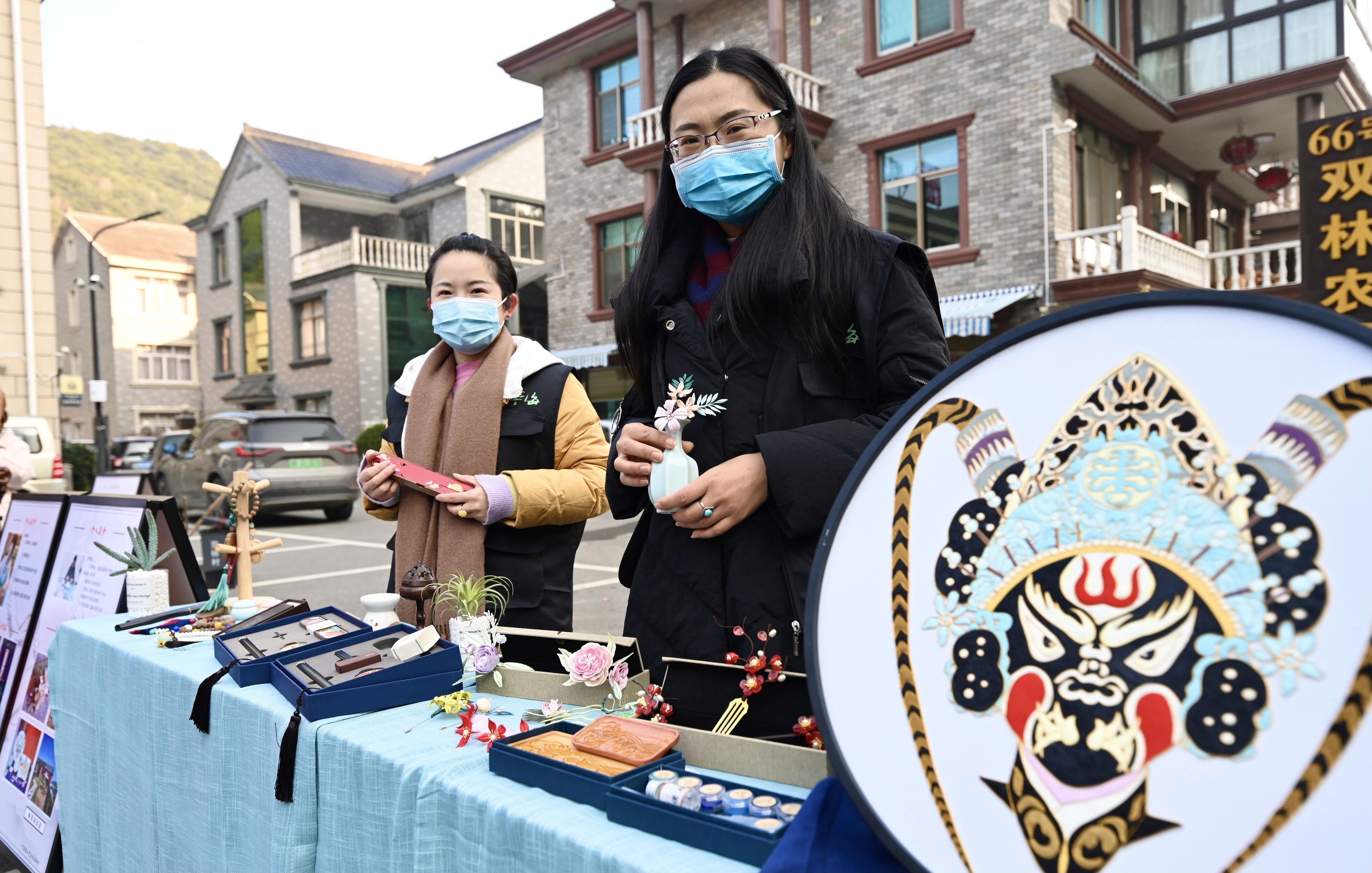 宁海县！12位本土艺术大师进村“找家”！宁海双林村为村民民宿“匹配”大师