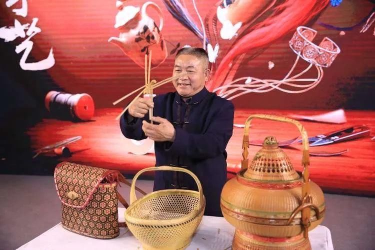 舒服|睡前在抖音看手活到底有多舒服？