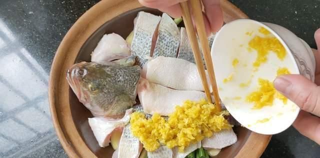待客|广东人焗鱼真有一套,一锅做2味,7分钟出锅,漂亮好吃待客倍有面