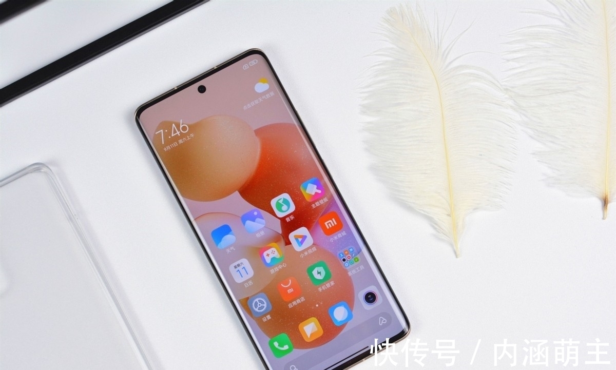 iphone|小米Civi首批评价出炉，两条差评太无奈，网友也不同意了