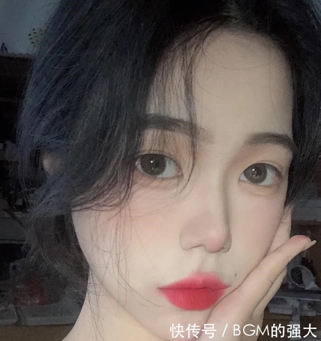 口红 口红界的显白“四霸主”,质地顺滑调色高级,黄皮女生要知道!