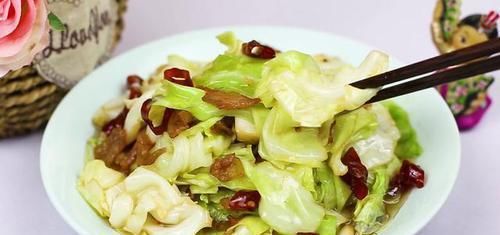  大厨为你解密：手撕包菜为什么那么好吃？必须掌握其中几个技巧